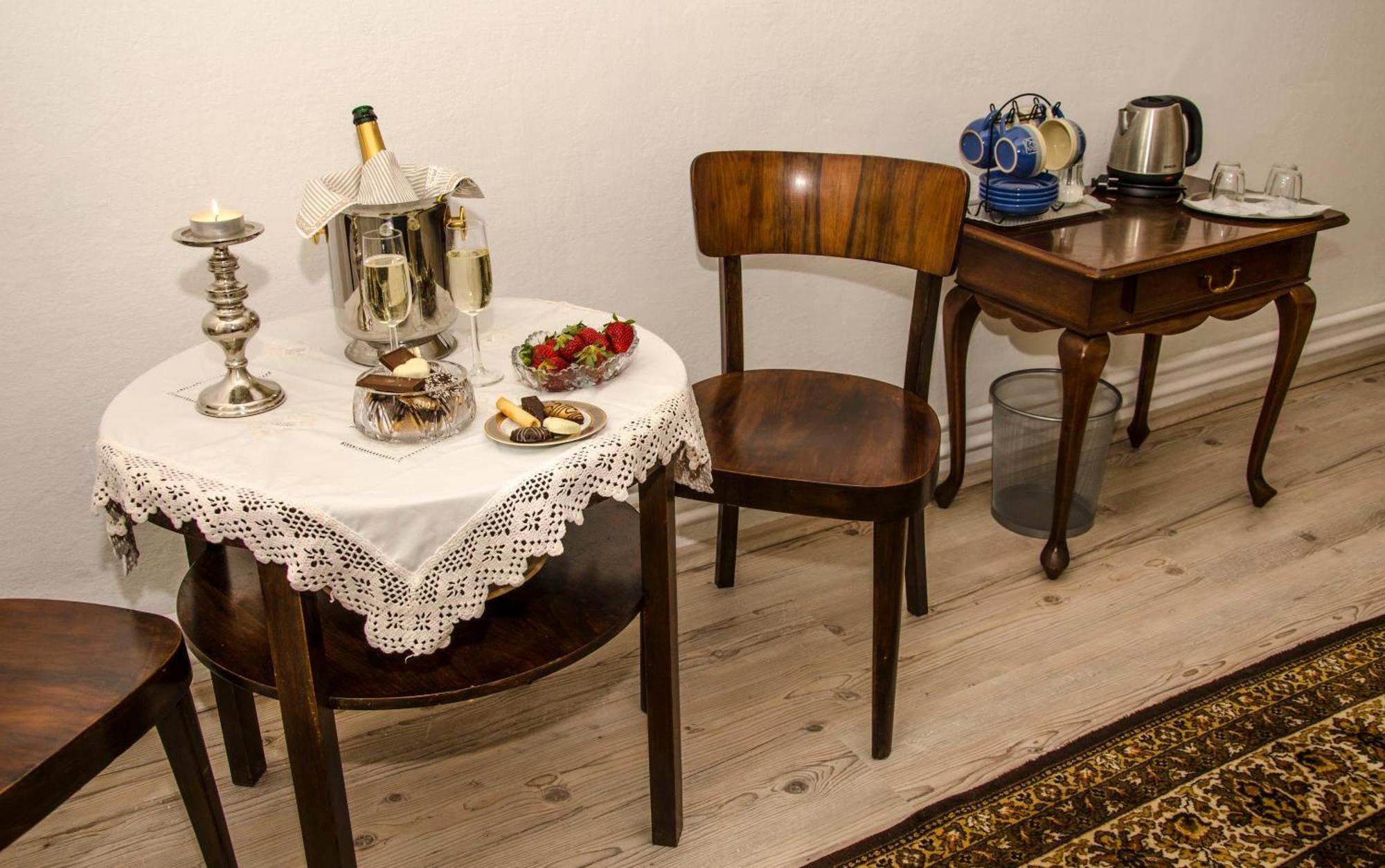 Trubarjev Art Boutique Hotel Lasko Bilik gambar